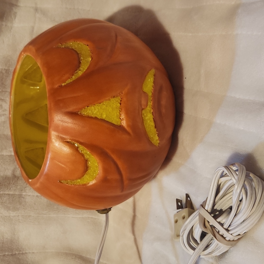 Vintage 1982,Rare, Halloween, Light-up  Jack O Lantern, Pumpkin Ceramic Decor